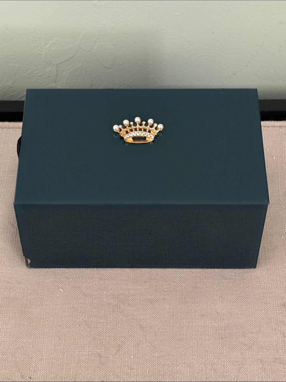 Elegant Dark Teal Jewelry Box with Gold & Pearl Crown Accent